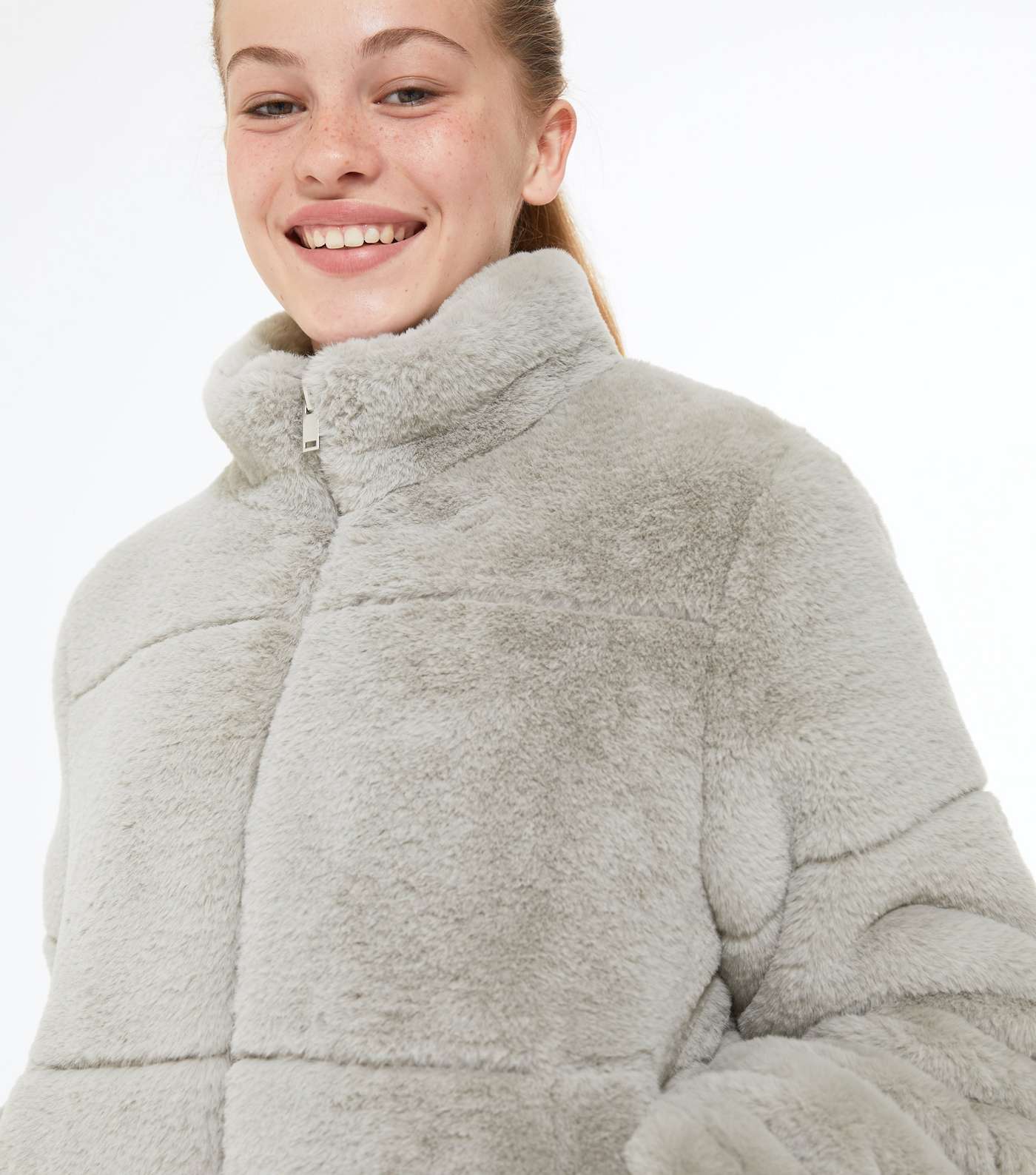 Girls Grey Faux Fur Puffer Jacket Image 4