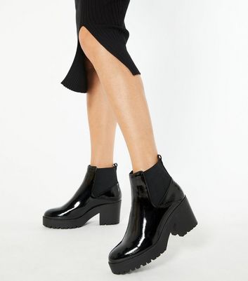 new look chunky flat boots in black