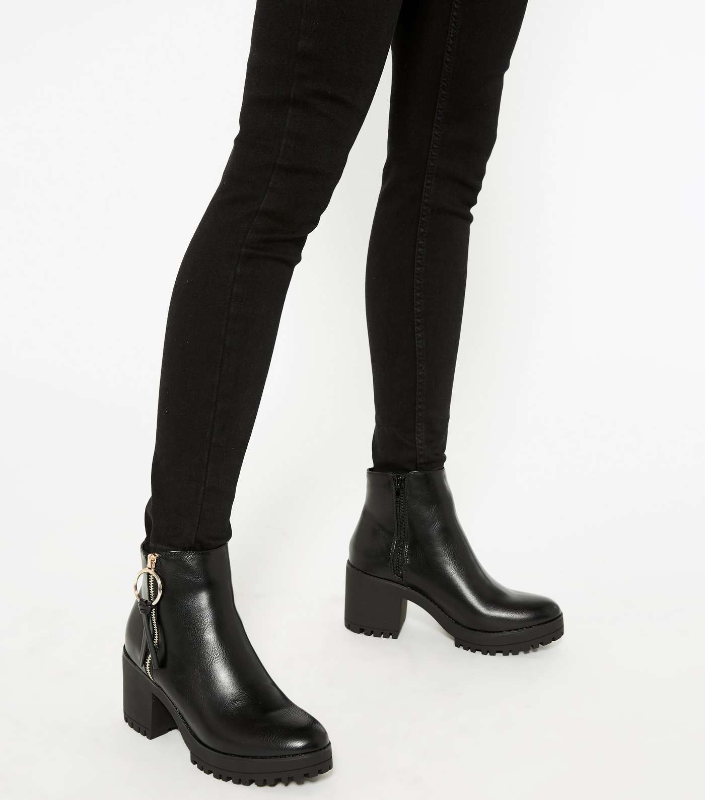 Black Ring Pull Zip Chunky Heeled Boots