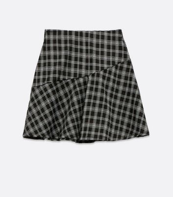 Image of Black Check Flippy Mini Skirt New Look
