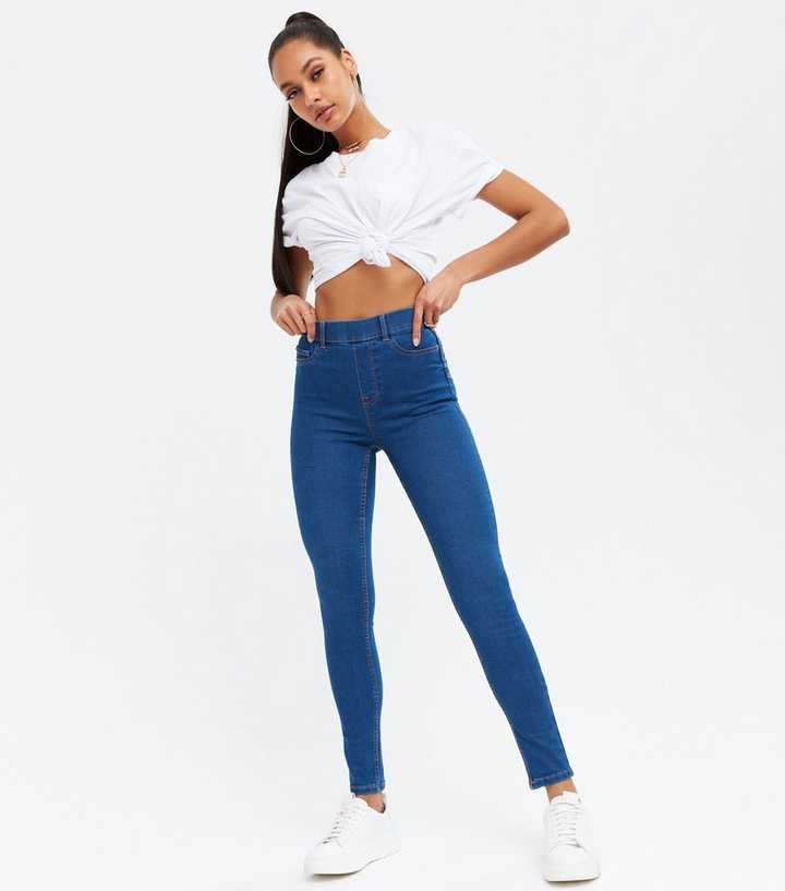https://media3.newlookassets.com/i/newlook/670145646/womens/clothing/jeans/bright-blue-mid-rise-lift-shape-emilee-jeggings.jpg?strip=true&qlt=50&w=720