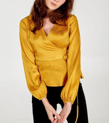 Mustard yellow store wrap top