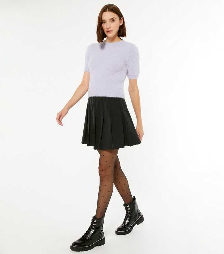 https://media3.newlookassets.com/i/newlook/671835101/womens/clothing/skirts/black-pleated-mini-skirt.jpg?strip=true&qlt=50&w=720