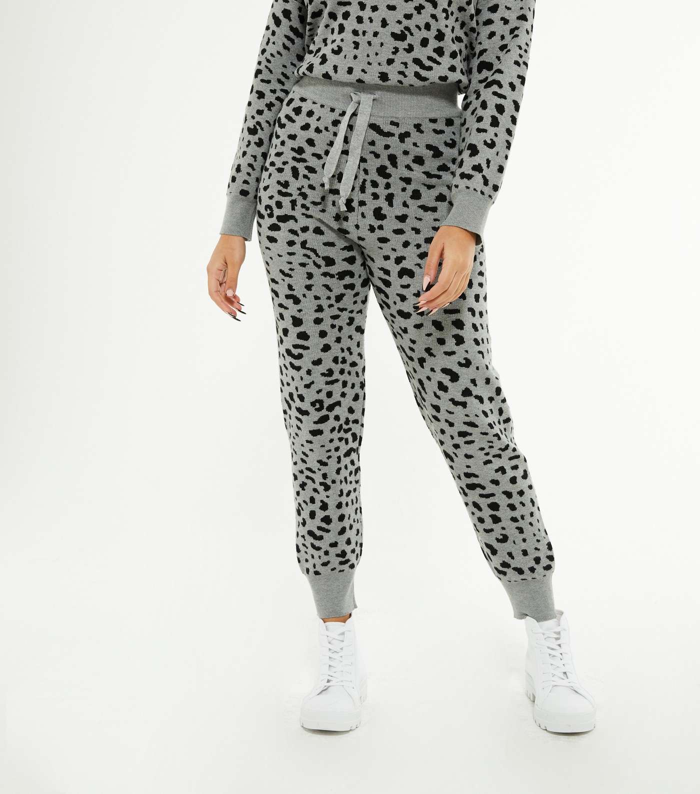 Petite Light Grey Leopard Print Knit Joggers