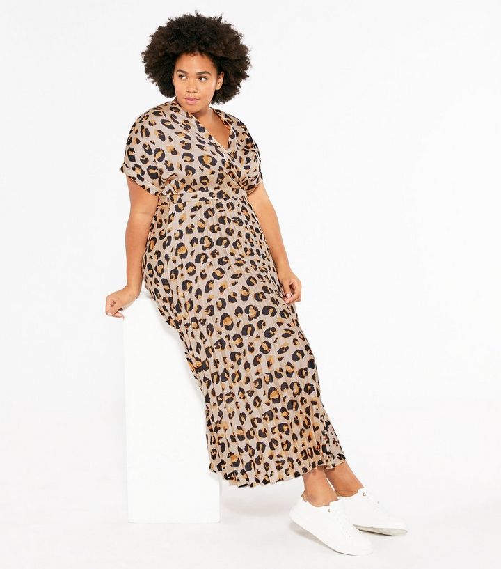 Curves Leopard Satin Dress | New Look