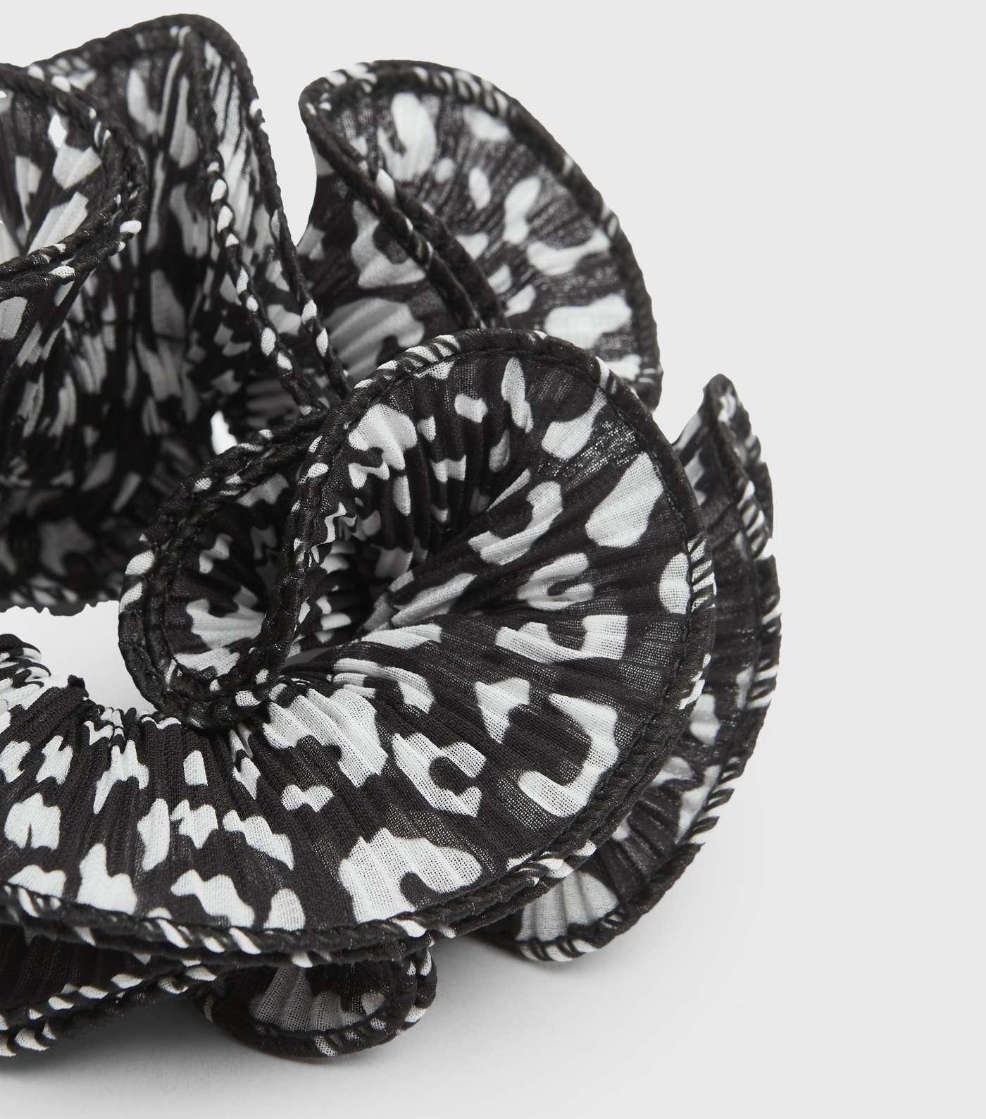 Black Leopard Print Textured Ruffle Scrunchie  Image 2