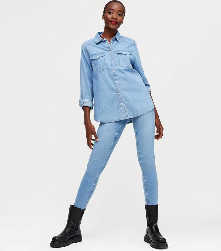 https://media3.newlookassets.com/i/newlook/673164740/womens/clothing/jeans/tall-pale-blue-mid-rise-lift-shape-emilee-jeggings.jpg?strip=true&qlt=50&w=720