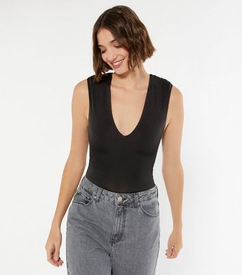 black sleeveless v neck bodysuit