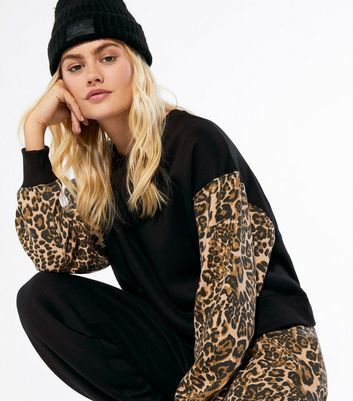Cameo Rose Black Leopard Print Sleeve 