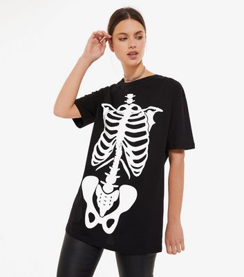 Halloween Sweatshirt Halloween Skeleton Hand Shirt Womens Halloween Shirt Halloween Shirt Horror T-Shirt Skeleton Sweatshirt