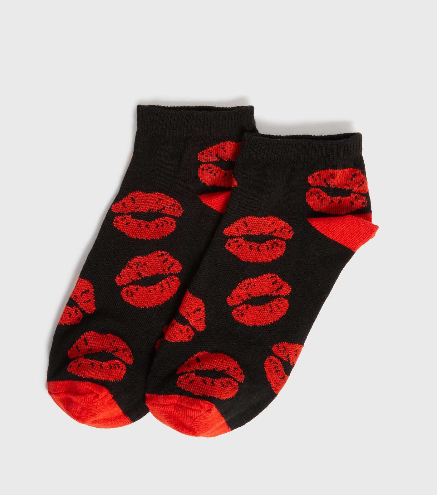 Red Kisses Trainer Socks