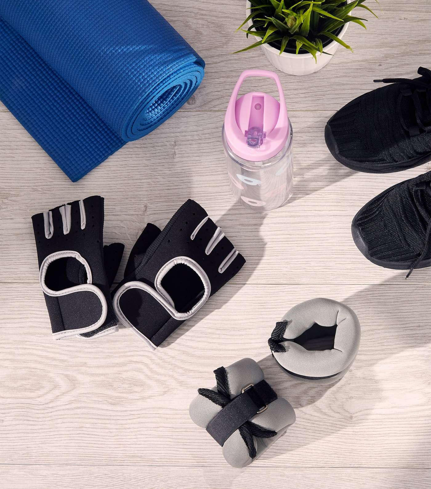 Black Fitness Sports Gloves Image 2