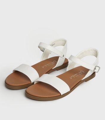 Baby girl white sandals/booties