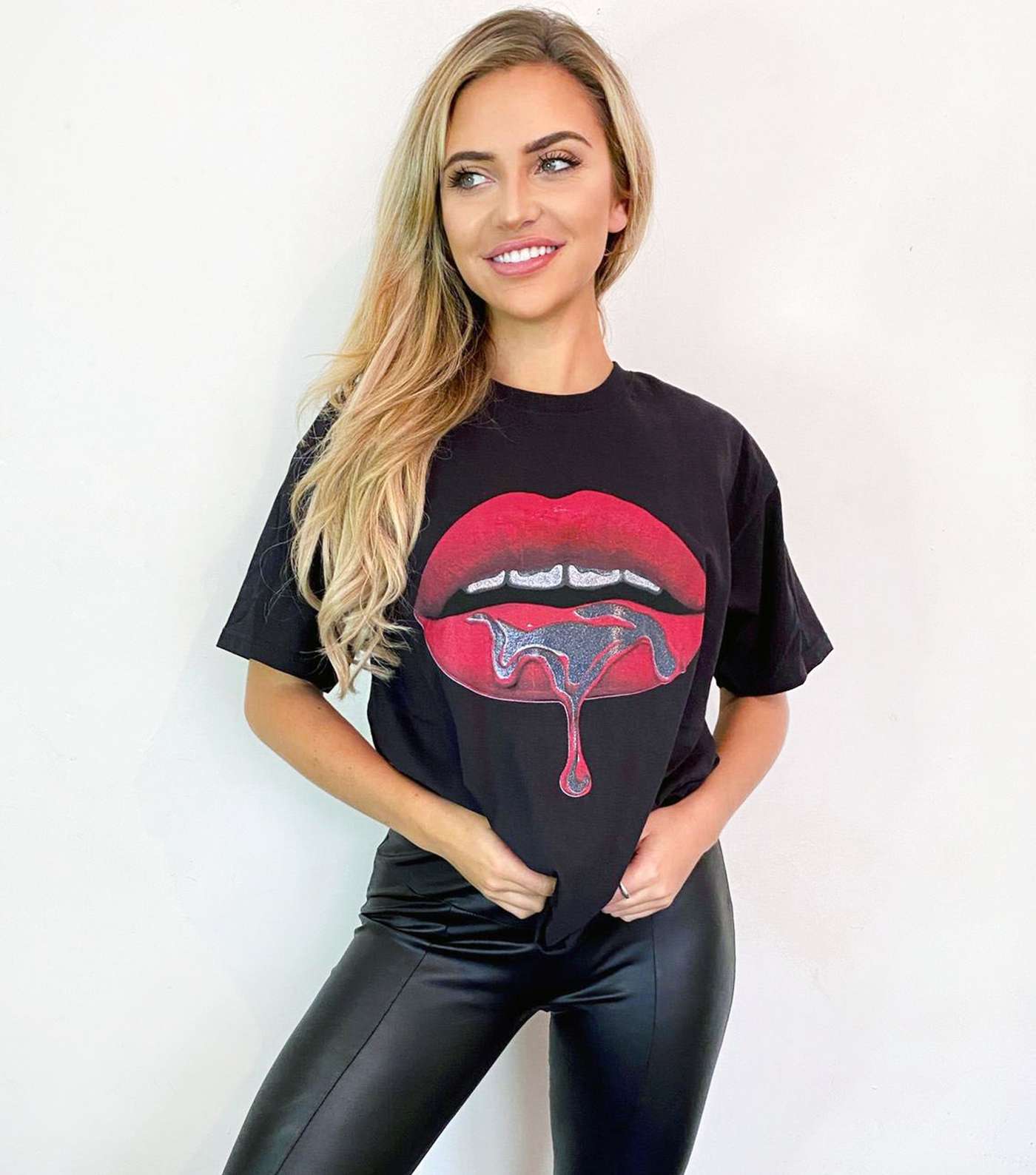 AX Paris Black Red Lips Print T-Shirt