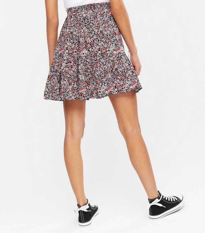 Berrylush Women Black Floral Print Layered Slip-On Mini Skirt