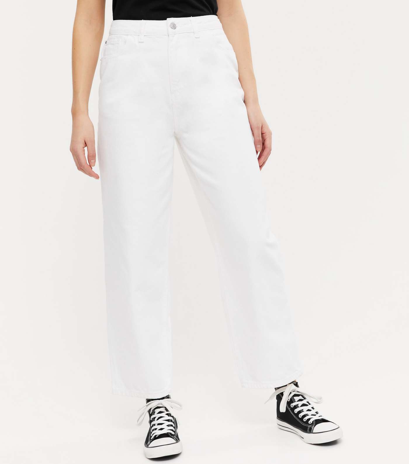 Urban Bliss White 90s Baggy Fit Jeans Image 2