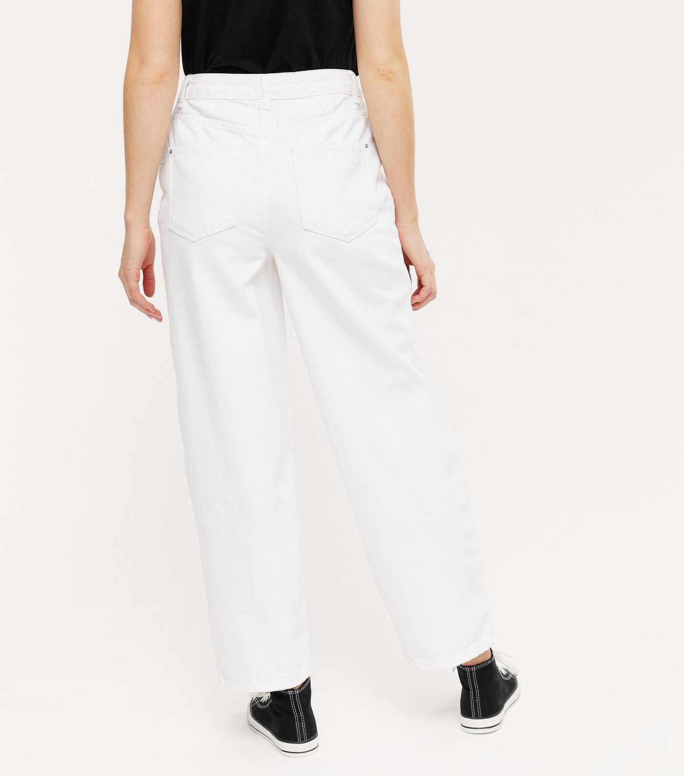 Urban Bliss White 90s Baggy Fit Jeans Image 4