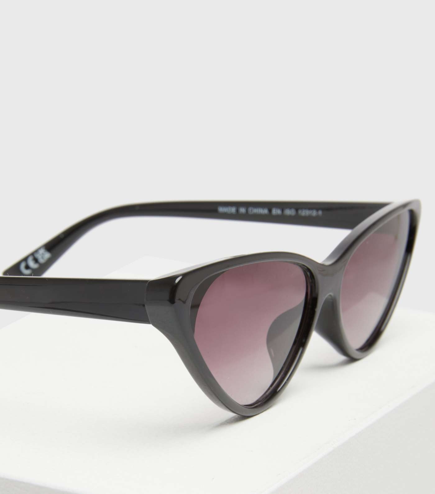 Black Slim Cat Eye Sunglasses Image 3