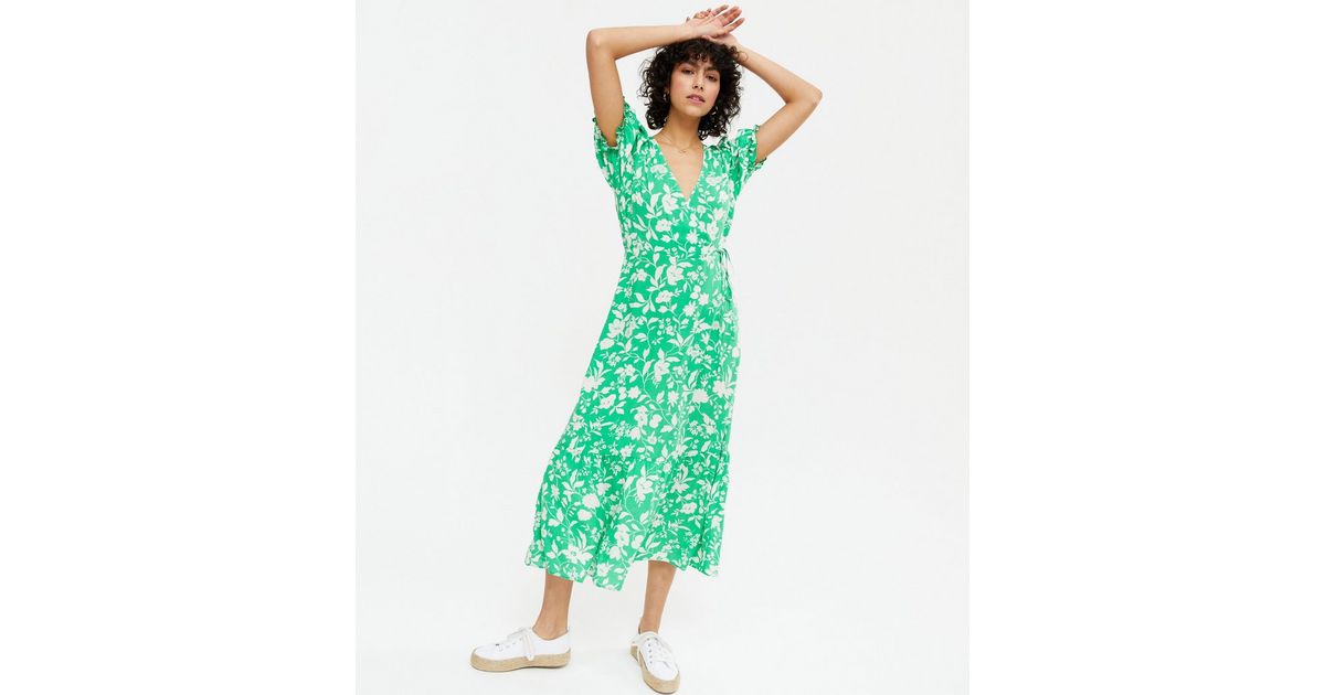 Overblijvend Haalbaar briefpapier Green Floral Puff Sleeve Wrap Midi Dress | New Look