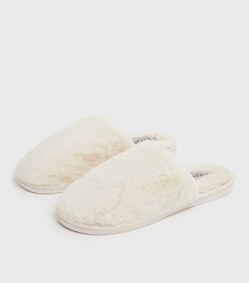 white fluffy shoes