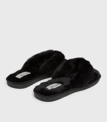 black fluffy shoes