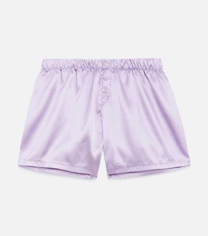 https://media3.newlookassets.com/i/newlook/684494855M9/mens/mens-clothing/underwear-and-socks/lilac-satin-boxers.jpg?strip=true&qlt=50&w=720