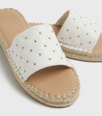 White quilted online sliders