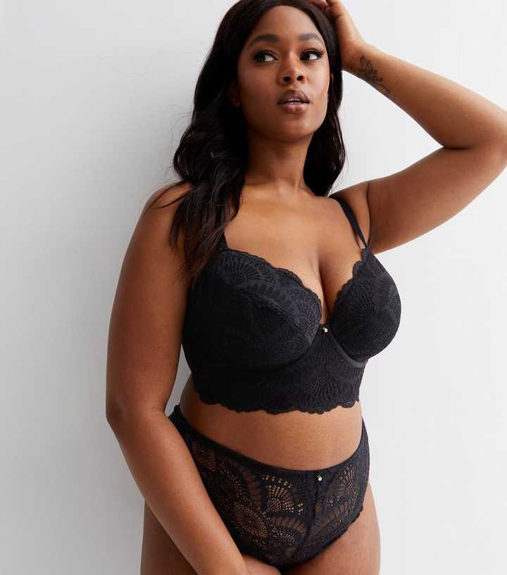 https://media3.newlookassets.com/i/newlook/685724901/womens/clothing/lingerie/curves-black-scallop-lace-plunge-bra.jpg?strip=true&qlt=50&w=720