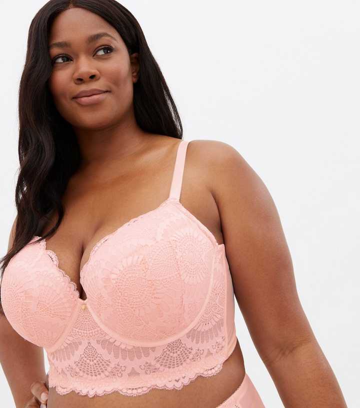 https://media3.newlookassets.com/i/newlook/685724970M1/womens/clothing/lingerie/curves-pink-scallop-lace-plunge-bra.jpg?strip=true&qlt=50&w=720