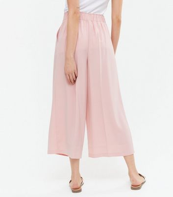 Pale pink sale capri pants