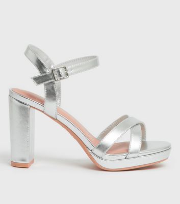 white chunky heels new look