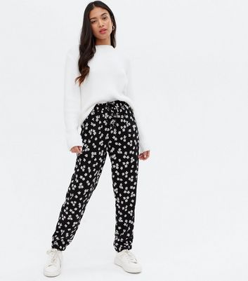 Petite Black Floral High Waist Cuffed Joggers New Look