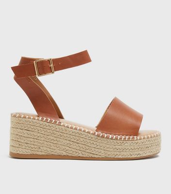 tan flatform sandals