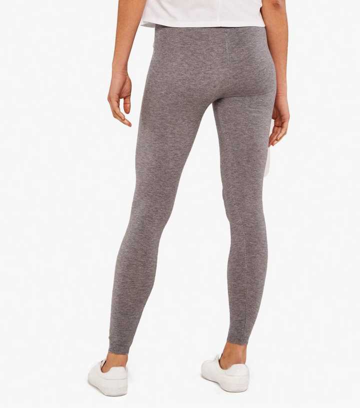 https://media3.newlookassets.com/i/newlook/688211102M2/womens/clothing/leggings/apricot-pale-grey-soft-knit-leggings.jpg?strip=true&qlt=50&w=720