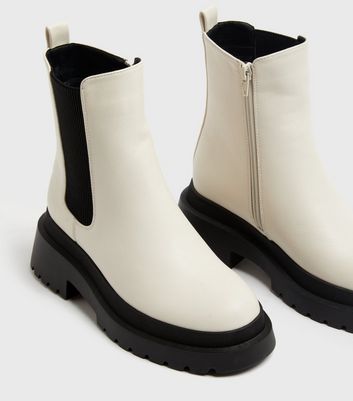 Off 2025 white bootie