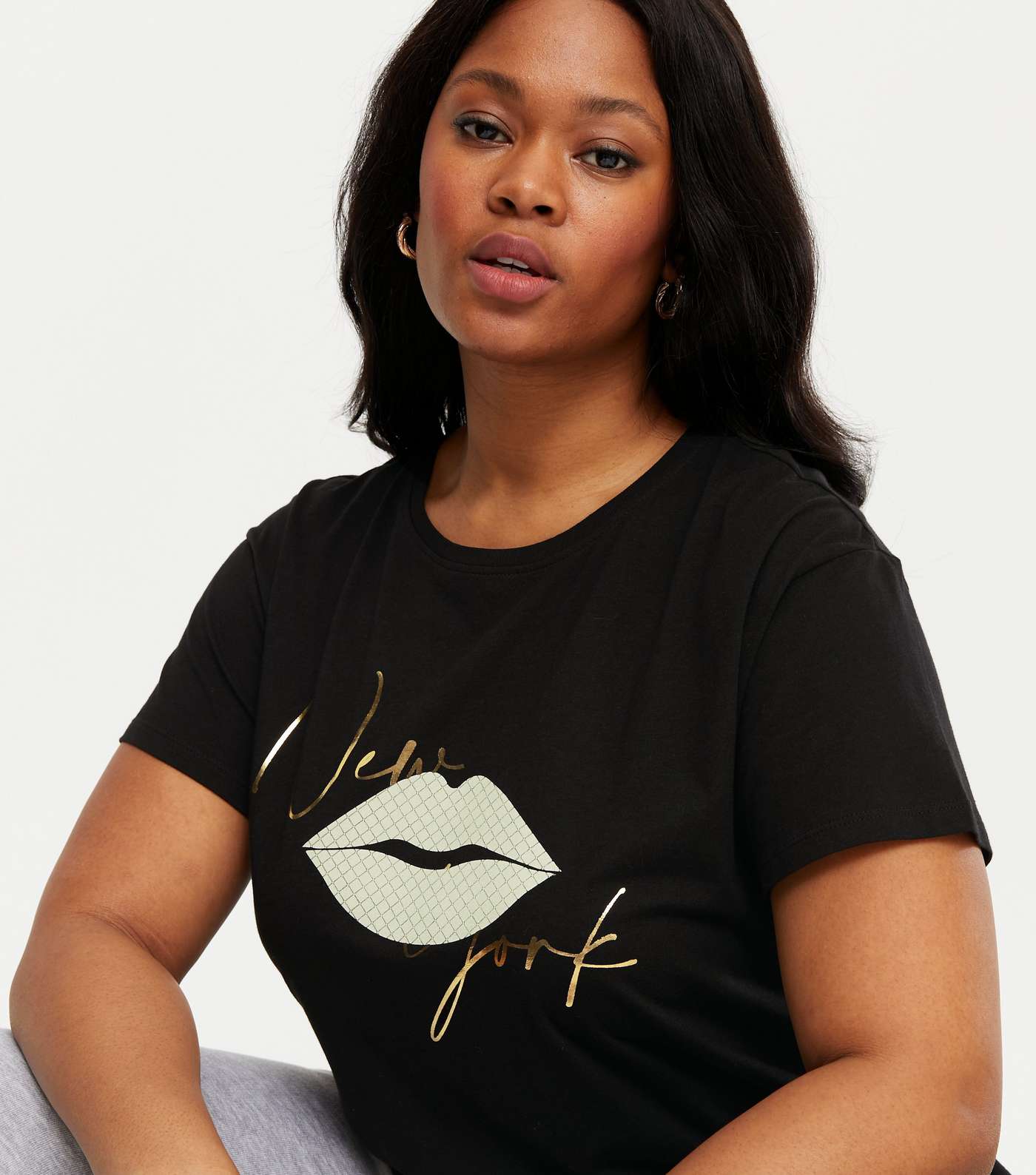 Curves Black New York Lips Logo T-Shirt Image 4