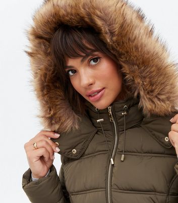 Fitted puffer coat on sale with fur hood