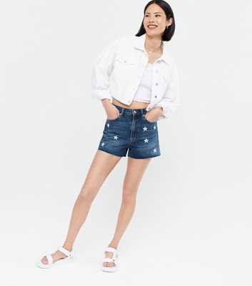 Blue Daisy Embroidered Mom Shorts 
