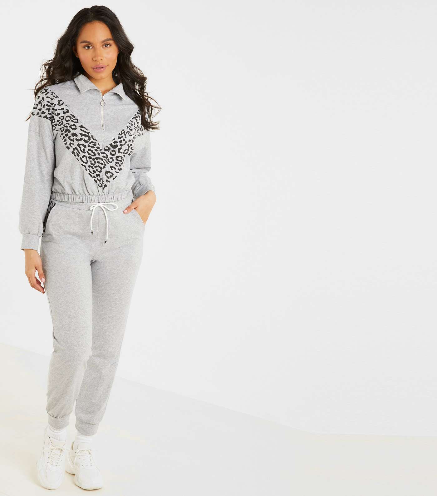 QUIZ Grey Leopard Print Sweatshirt and Joggers Set