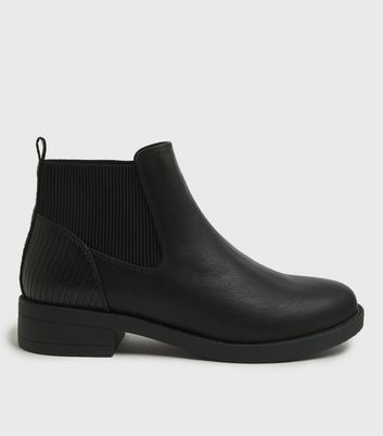 black round toe boots