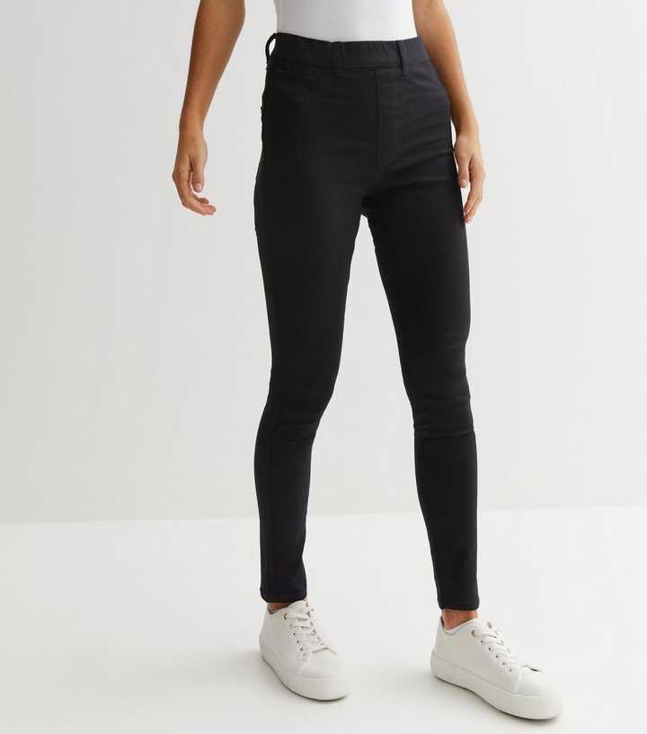 https://media3.newlookassets.com/i/newlook/692998701M1/womens/clothing/jeans/black-mid-rise-lift-shape-emilee-jeggings.jpg?strip=true&qlt=50&w=720
