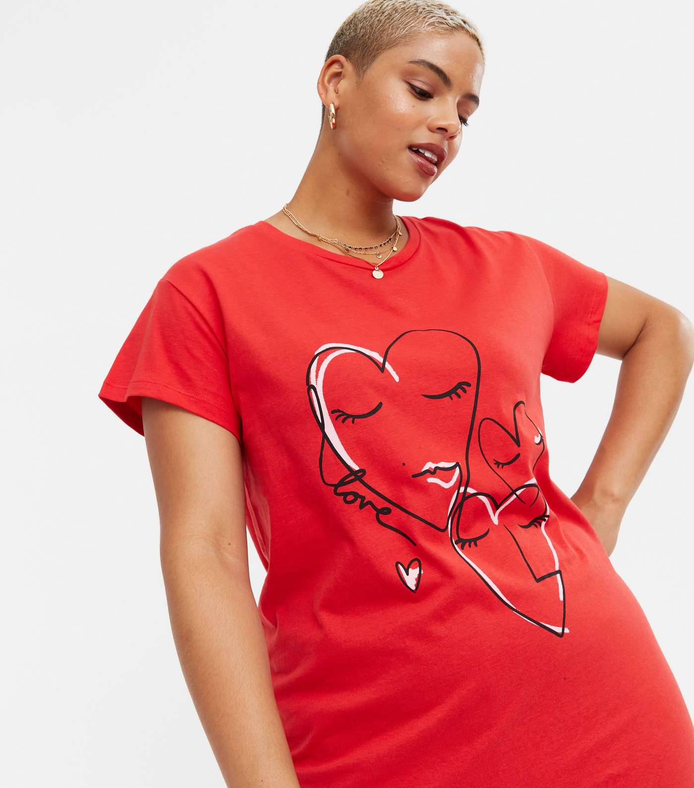 Curves Red Heart Face Love Logo T-Shirt