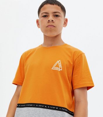 orange t shirt boy