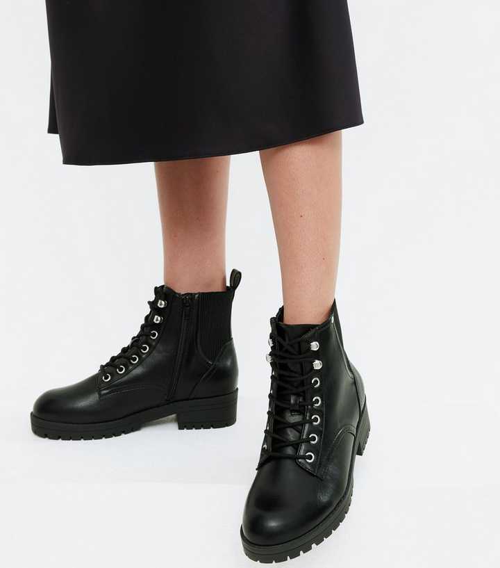 New Look Lace Up Chunky Flat Boot