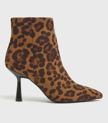 Animal print outlet heeled boots