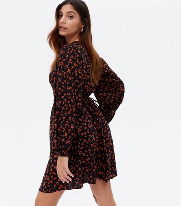 Petite Black Ditsy Floral Long Sleeve Mini Dress New Look