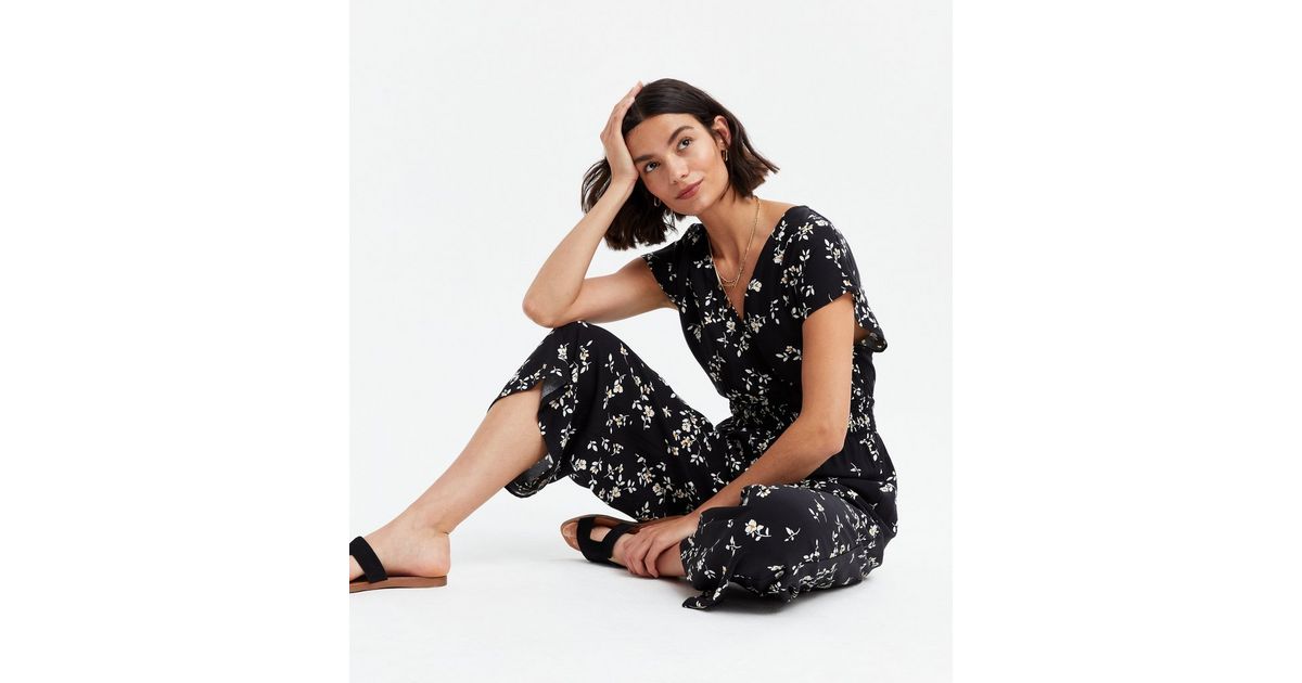 5212236 Black Wrap Collar Floral Jumpsuit