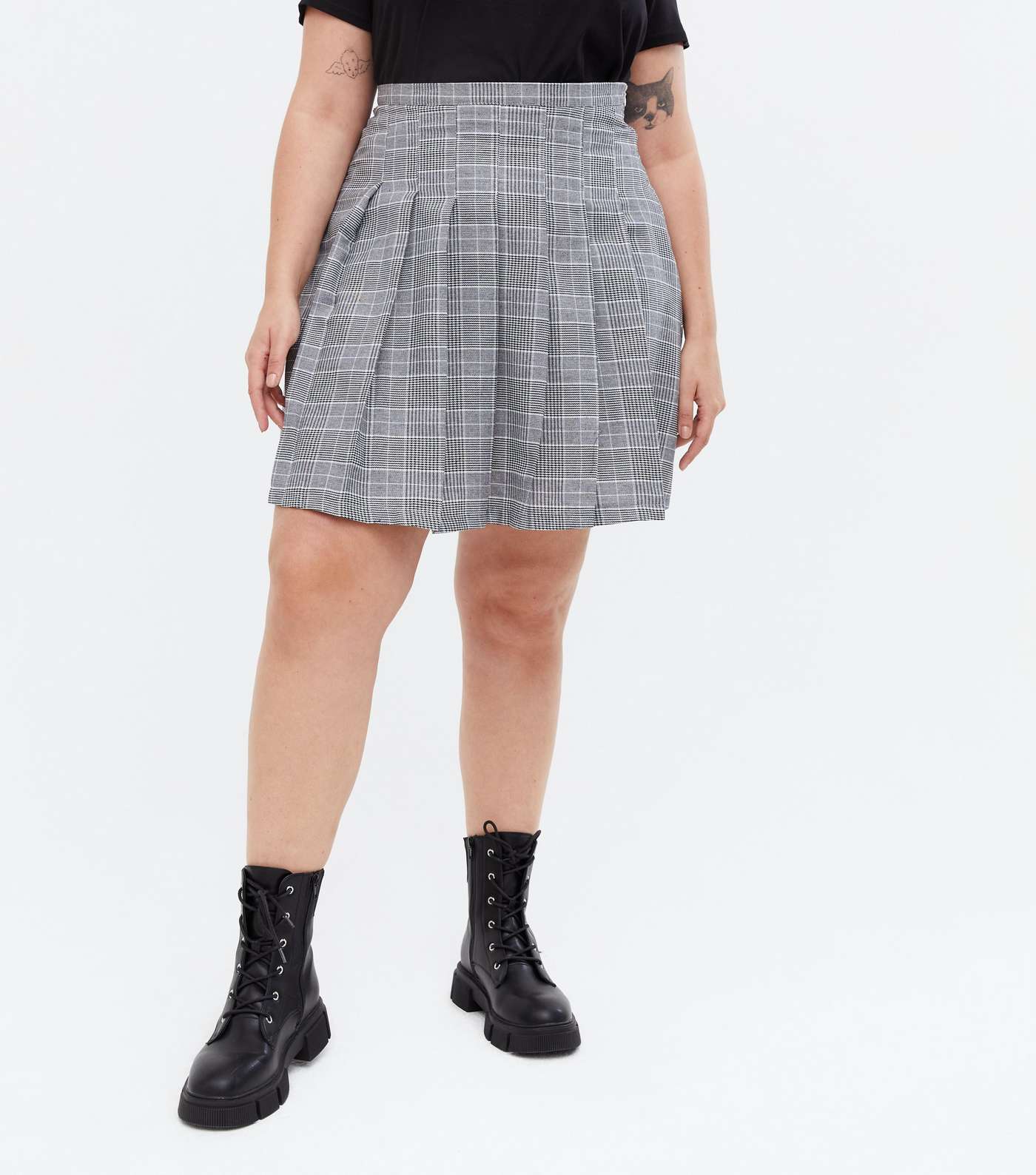 Curves Black Check Pleated Mini Tennis Skirt Image 2