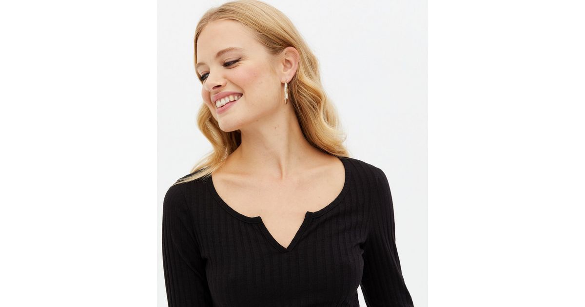 https://media3.newlookassets.com/i/newlook/801189901/womens/clothing/tops/black-ribbed-long-sleeve-notch-neck-top.jpg?w=1200&h=630