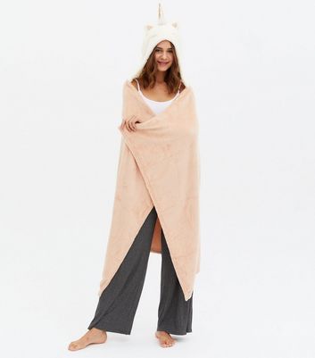 fluffy hooded blanket